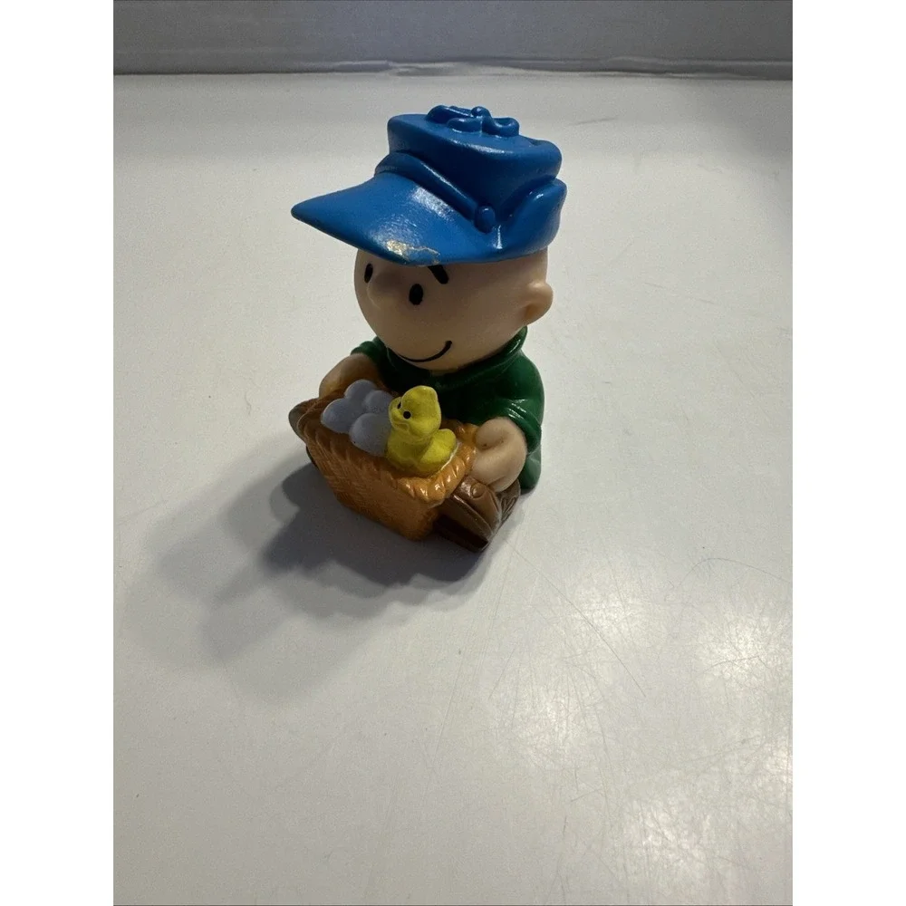 Peanuts Charlie BrownWith Woodstock Ion A Basket Vintage 1966
